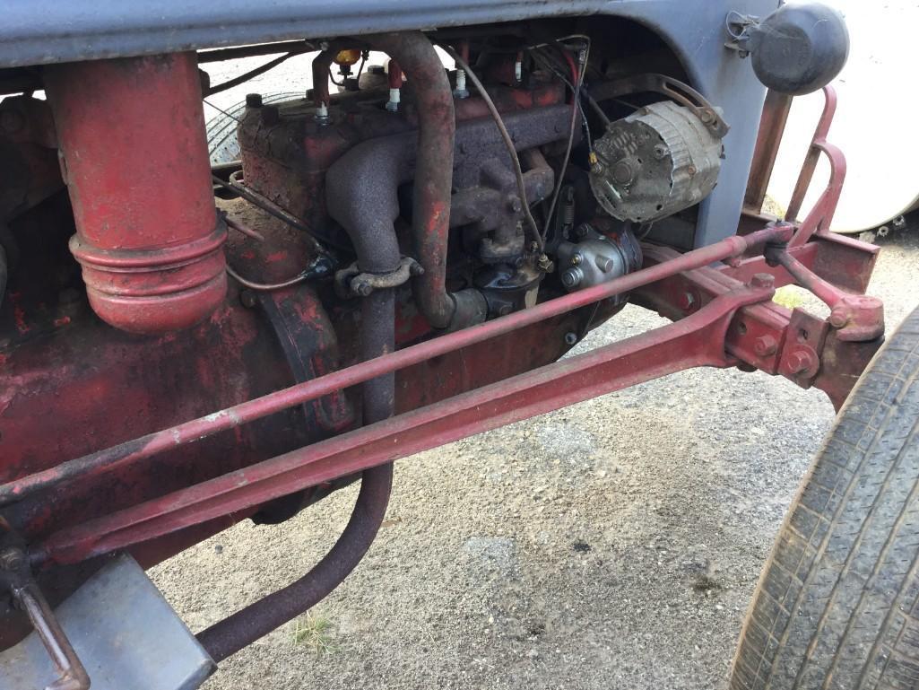 9N FORD TRACTOR,(WITH NEW REAR TIRES) R2