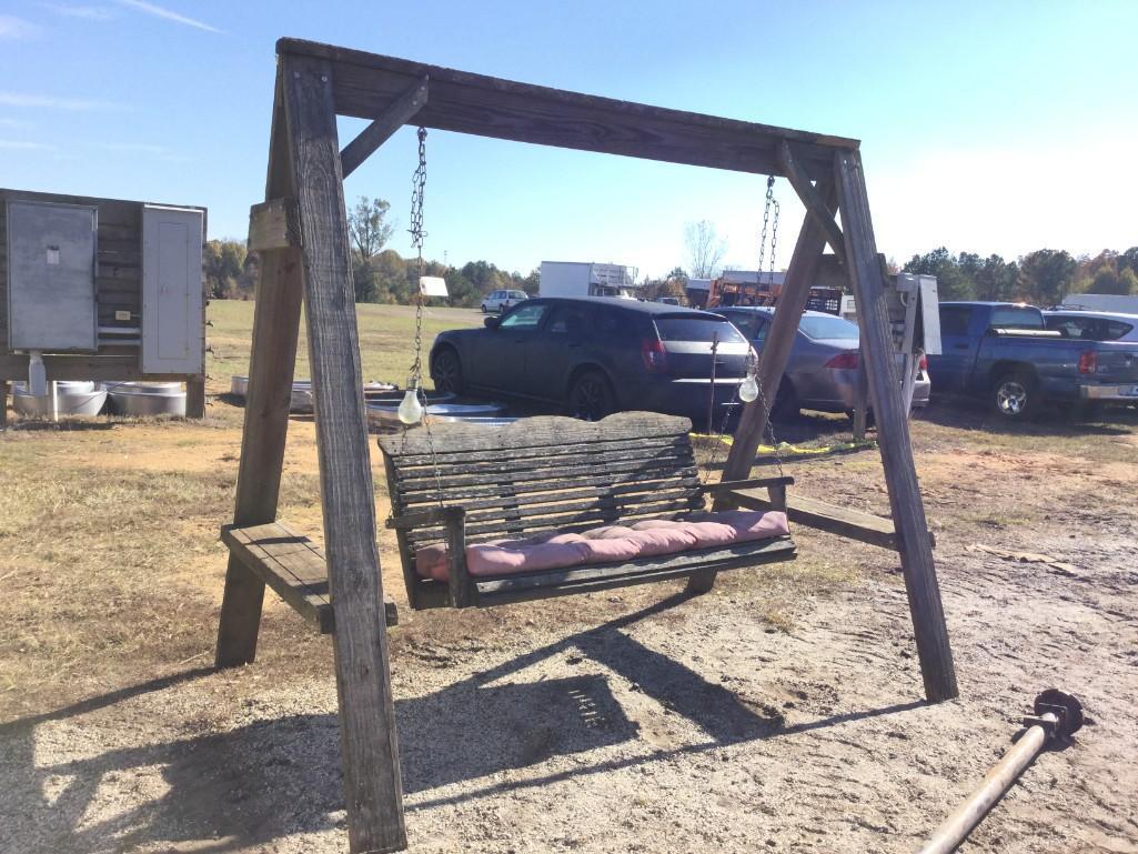 OUTDOOR YARD SWING