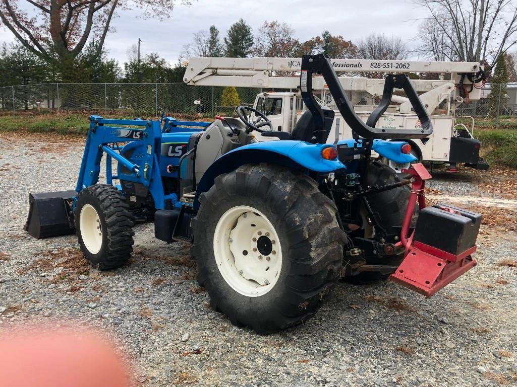 LS XU5055 TRACTOR W/LL 5103 LOADER