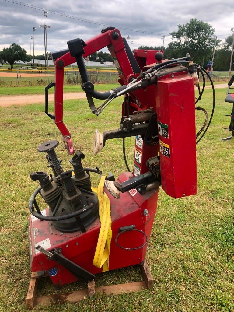 HUNTER AIR OPERATED TIRE MACHINE