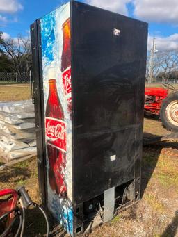 UPRIGHT COCA-COLA DRINK MACHINE