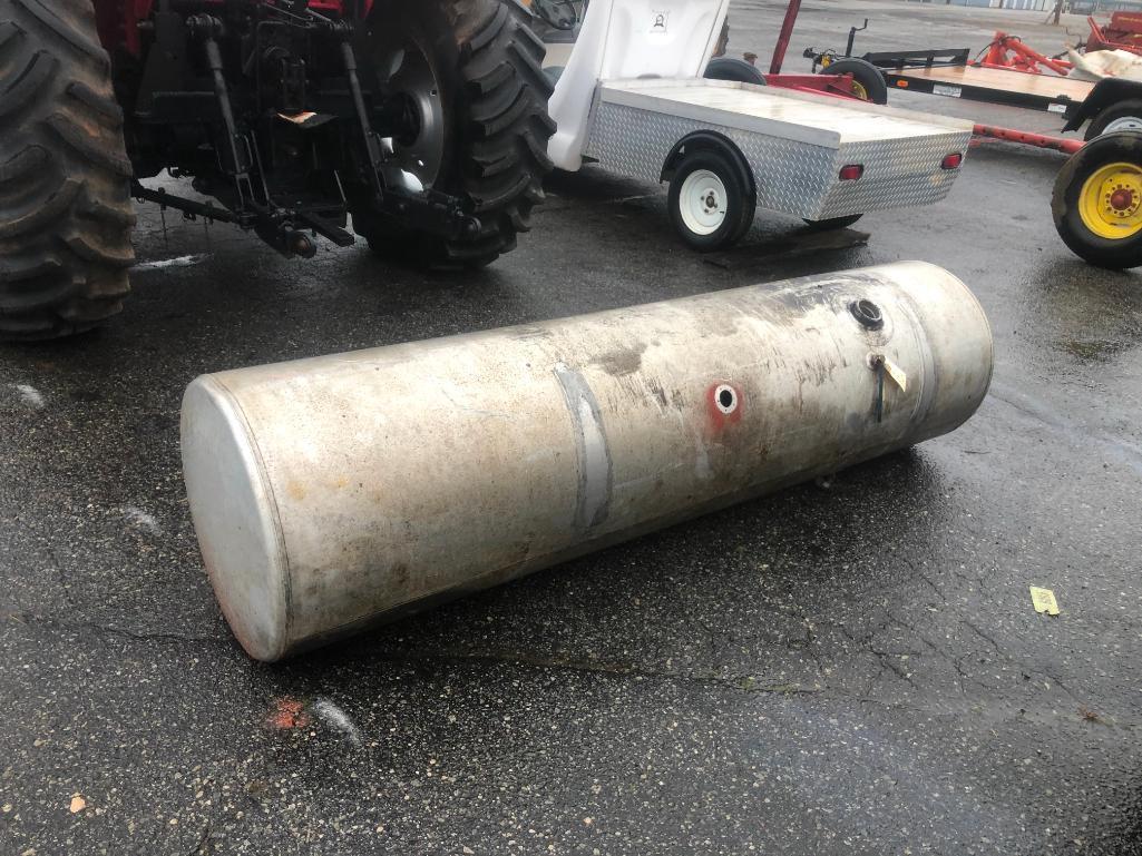 TRUCK SIDE SADDLE FUEL TANK