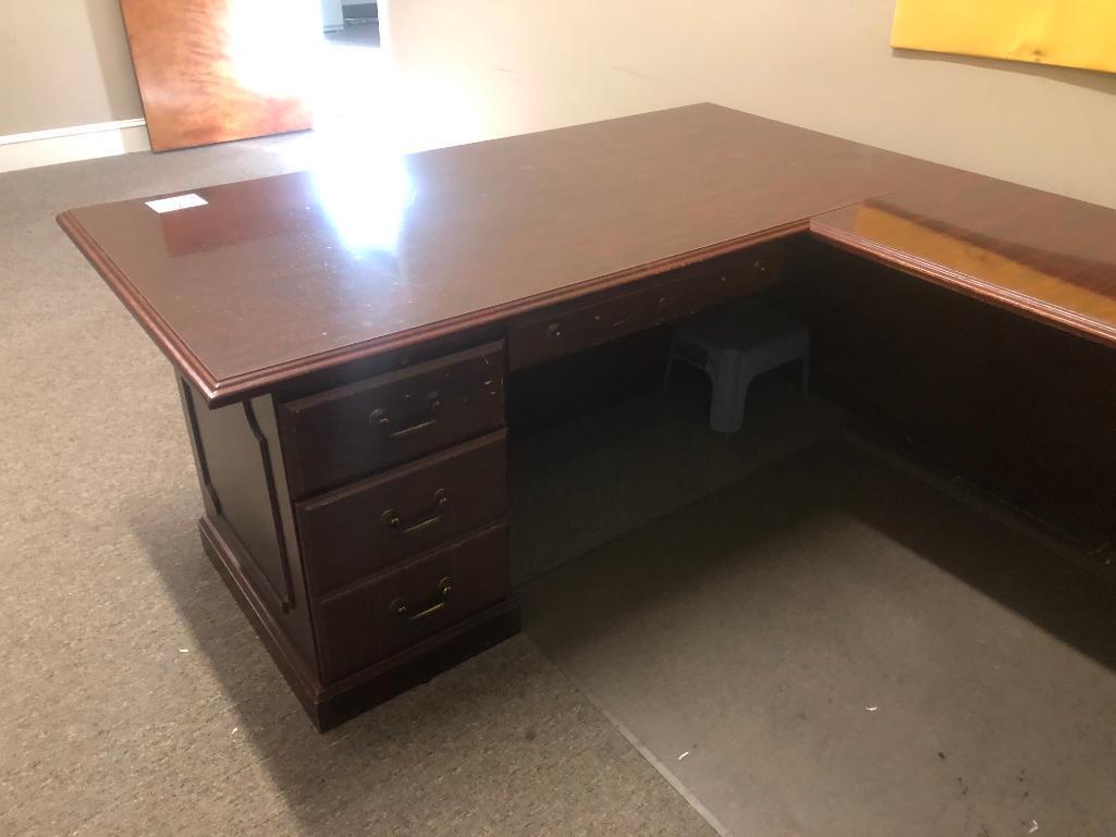 3 PC U SHAPED DESK (106"72" WORKING SPACE, (7)