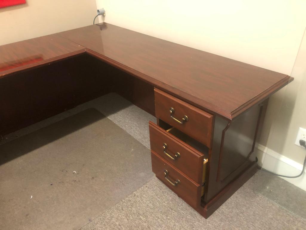 3 PC U SHAPED DESK (106"72" WORKING SPACE, (7)