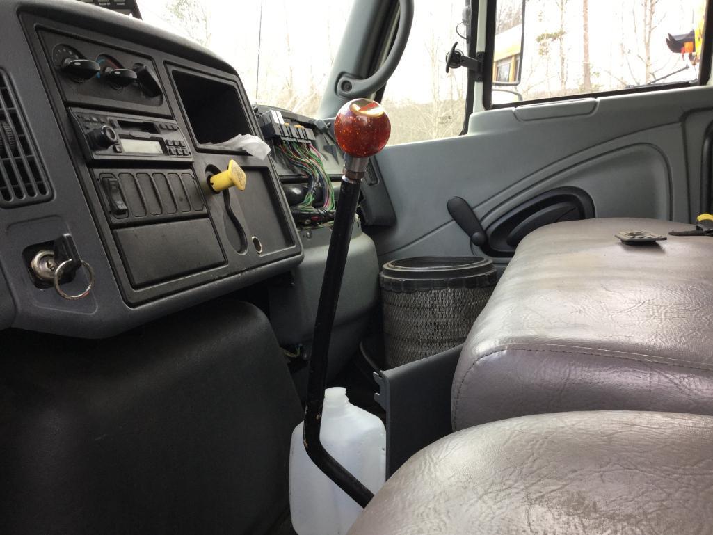 ***INOP*** 2005 INTERNATIONAL 4300 CAB AND CHASSIS