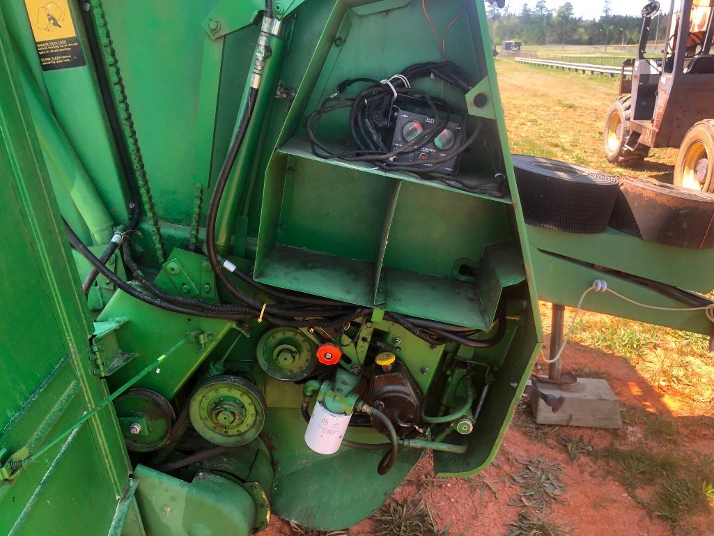 JOHN DEERE 530 ROUND HAY BALER W/2 NEW BOLTS