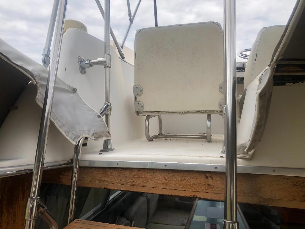 1988 BAY LINER BOAT W/CABIN