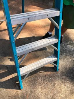 WERNER 8 FT FIBERGLASS STEP LADDER