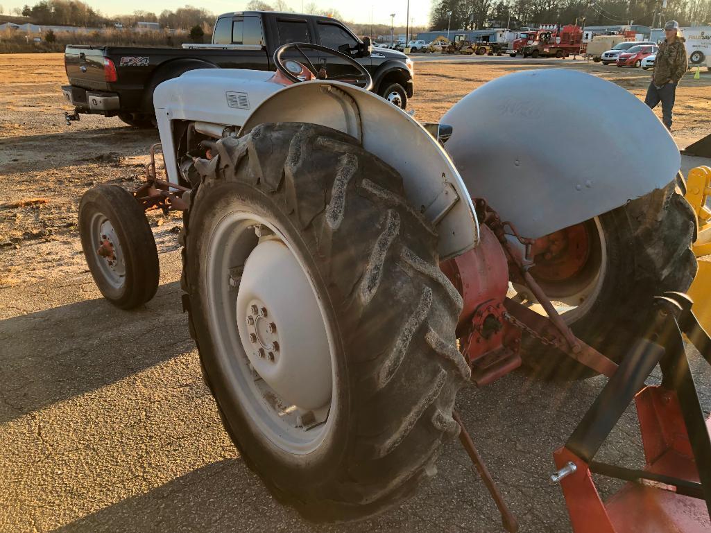 FORD 640 TRACTOR