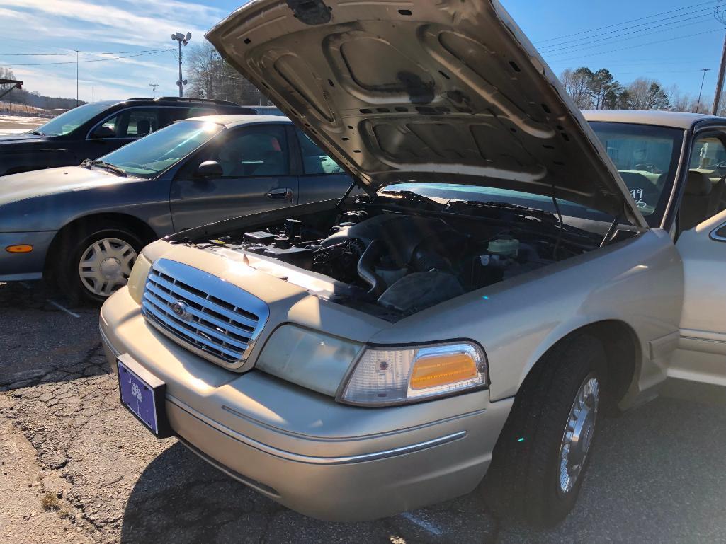 2000 FORD CROWN VICTORIA