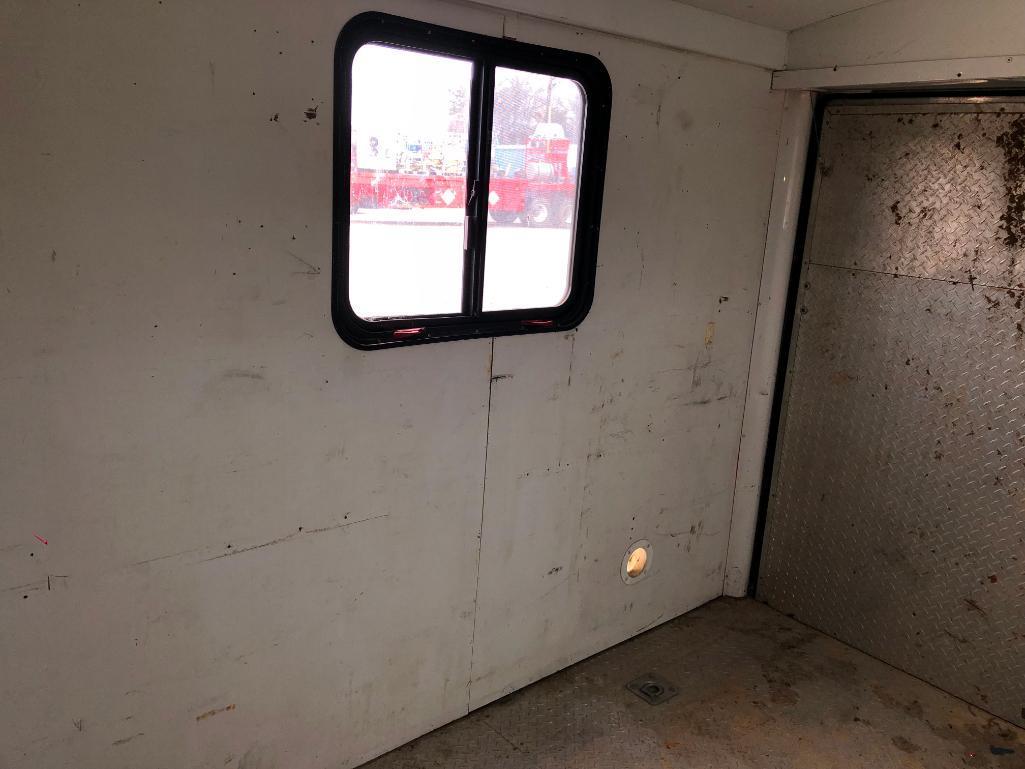 2006 WELLS CARGO 26 FT ENCLOSED TRAILER