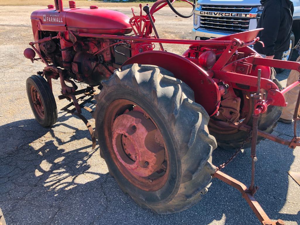 FARMALL SUPER A TRACTOR W/CULTIVATOR & PLOWS