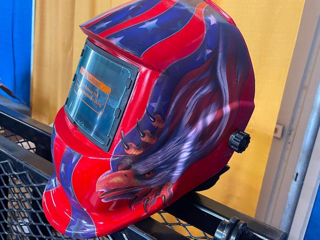 UNUSED AUTO DARKENING WELDING HELMET