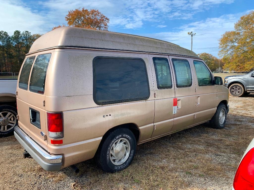 1997 FORD ECONOLINE HANDICAP VAN