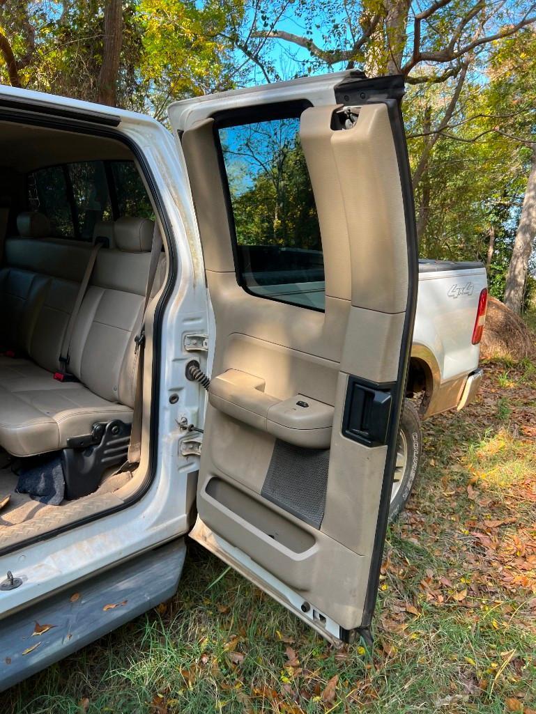 2005 FORD F-150 LARIAT PICKUP