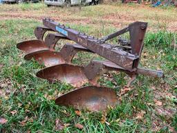 FORD 4-BOTTOM TURN PLOW **SELLING ABSOLUTE**