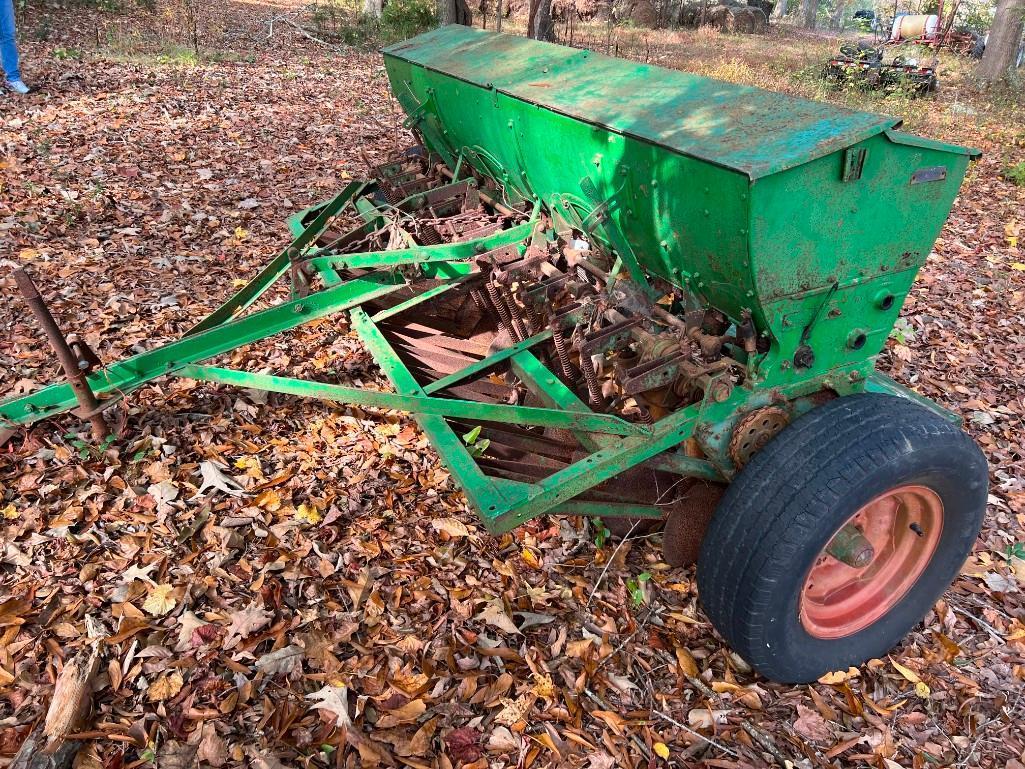 JOHN DEERE 8 FT GRAIN DRILL **SELLING ABSOLUTE**