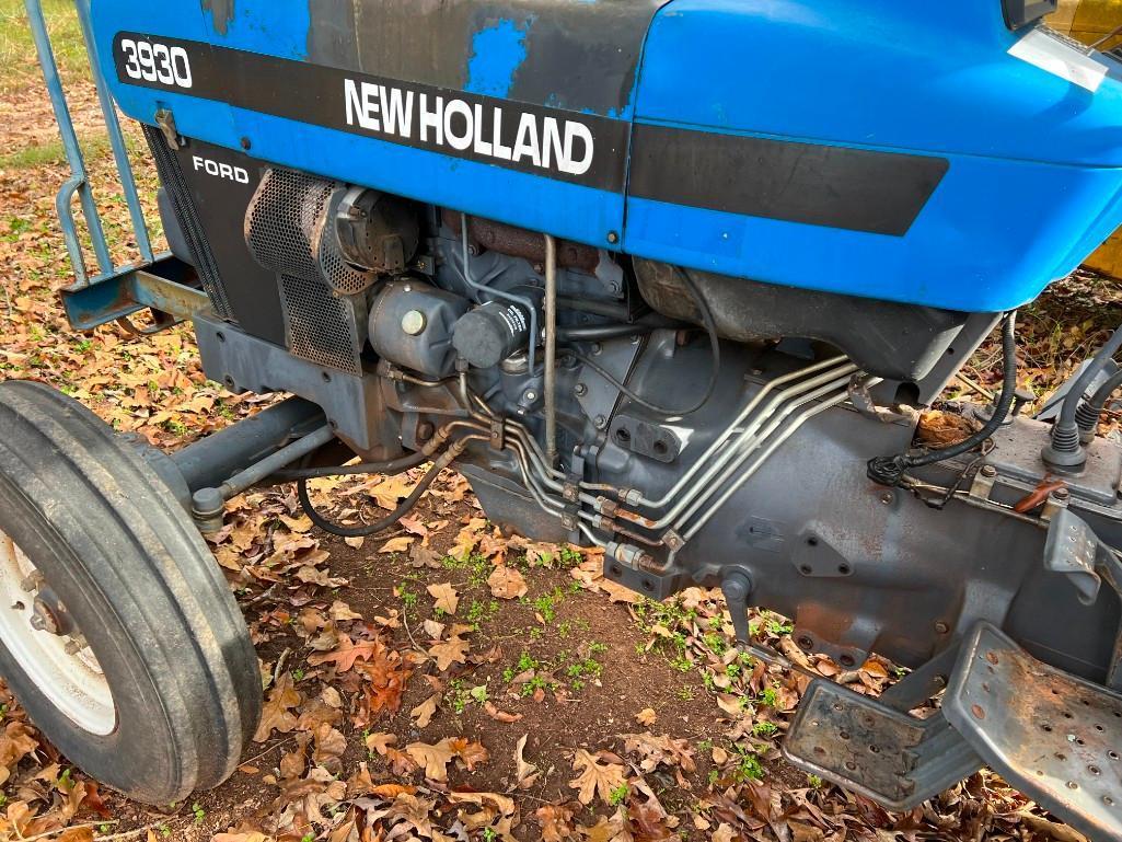 NEW HOLLAND 3930 TRACTOR