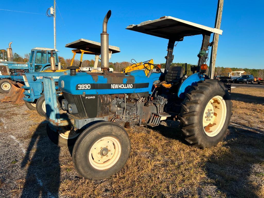 NEW HOLLAND 3930 TRACTOR