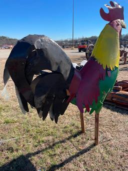 METAL ROOSTER YARD ART (RED, YELLOW, GREEN, BLACK)