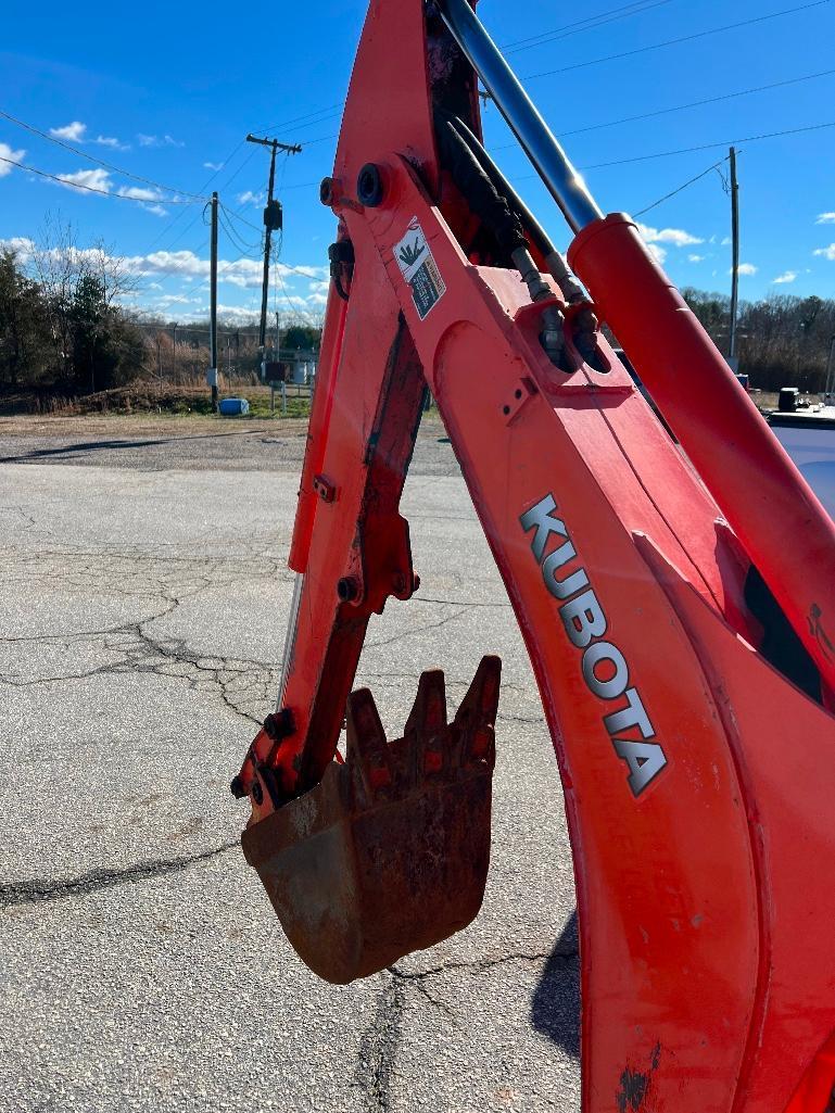 KUBOTA B26 LOADER BACKHOE