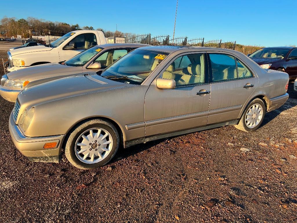 1999 MERCEDES MODEL E320