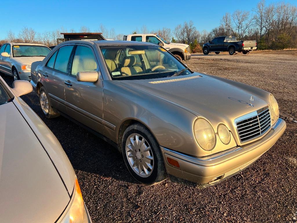 1999 MERCEDES MODEL E320