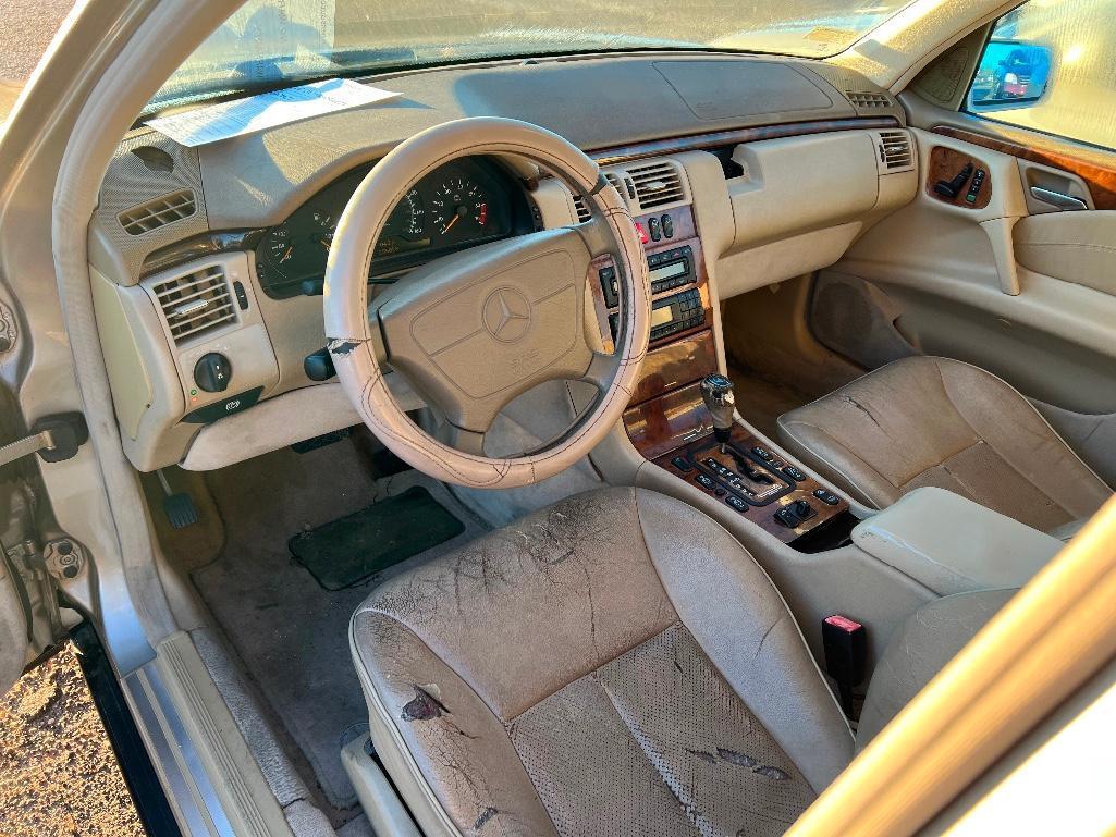 1999 MERCEDES MODEL E320