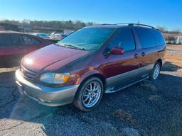 2002 TOYOTA SIENNA XLE