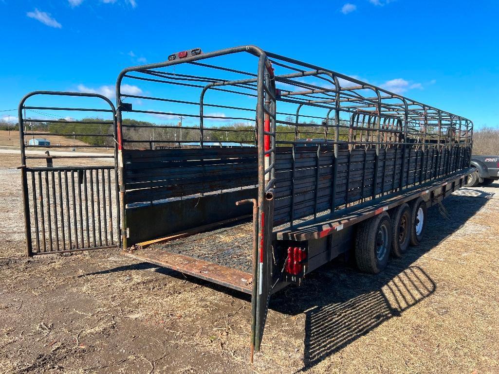 36' GOOSENECK TRIPLE AXLE STOCK TRAILER*NO TITLE*