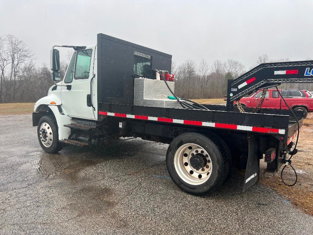 2005 INTERNATIONAL 4400 FLATBED