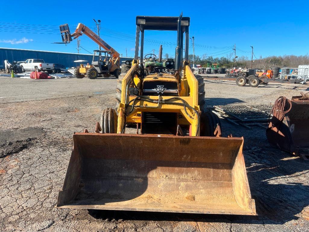 MASSEY FERGUSON 20F LOADER