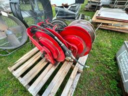 PALLET WITH 5 HOSE REELS WITH HOSE