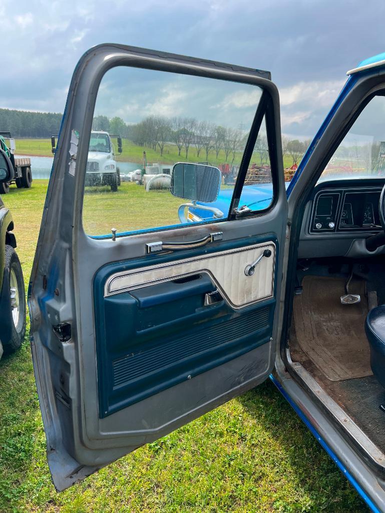 1977 FORD F100 CUSTOM EXPLORER PICKUP TRUCK