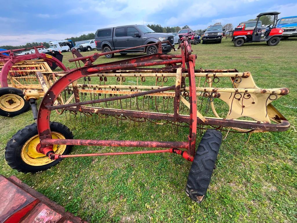 NEW HOLLAND 256 HAY RAKE