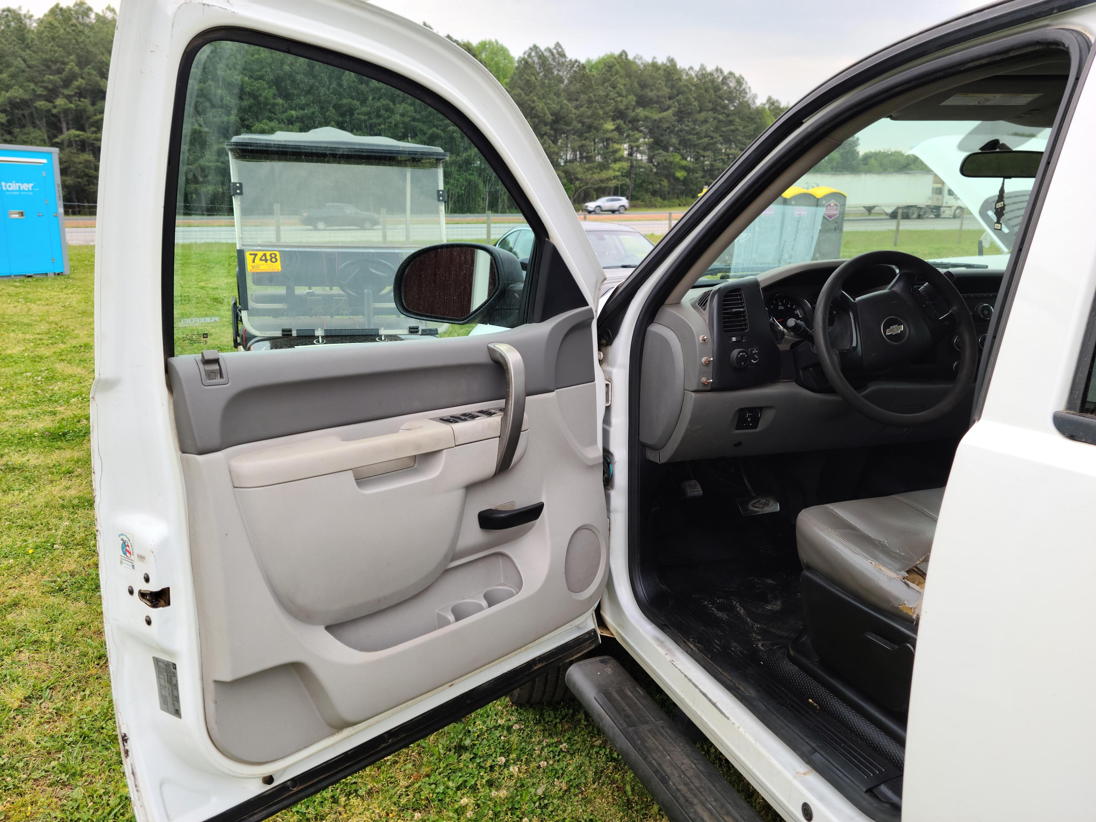 2013 CHEVROLET 2500 HD (AT, 6.0L, LONG BED, ODO