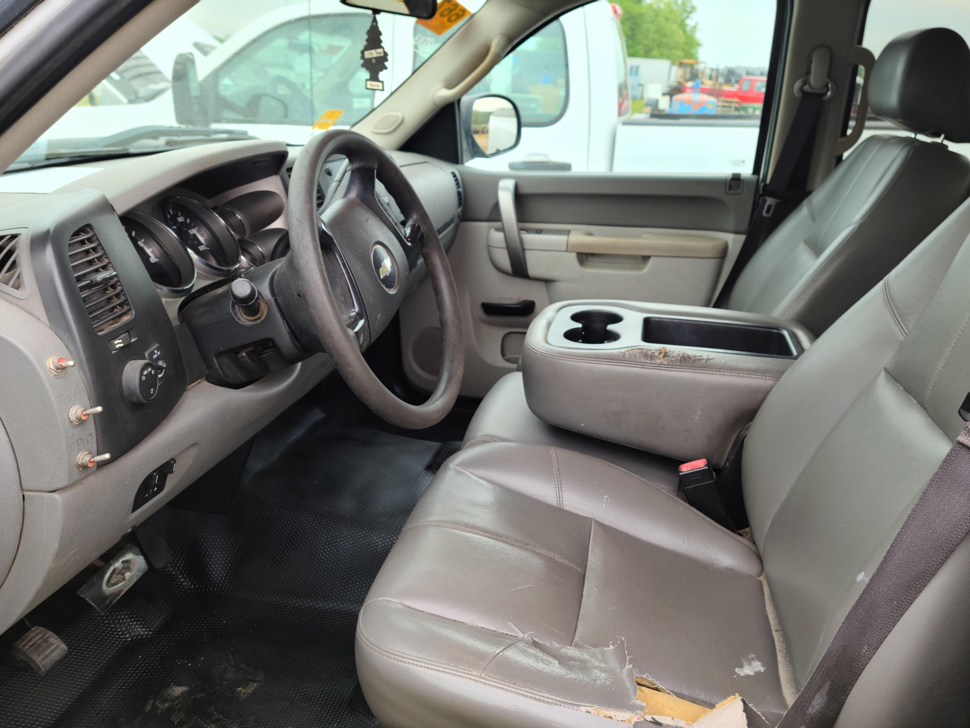 2013 CHEVROLET 2500 HD (AT, 6.0L, LONG BED, ODO