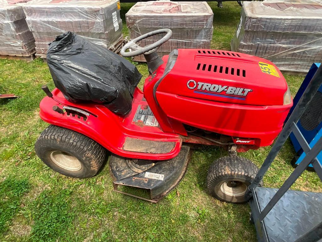 TROY BILT PONY RIDING LAWN MOWER (42" CUT, B&S