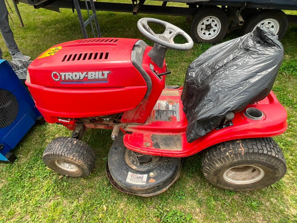 TROY BILT PONY RIDING LAWN MOWER (42" CUT, B&S