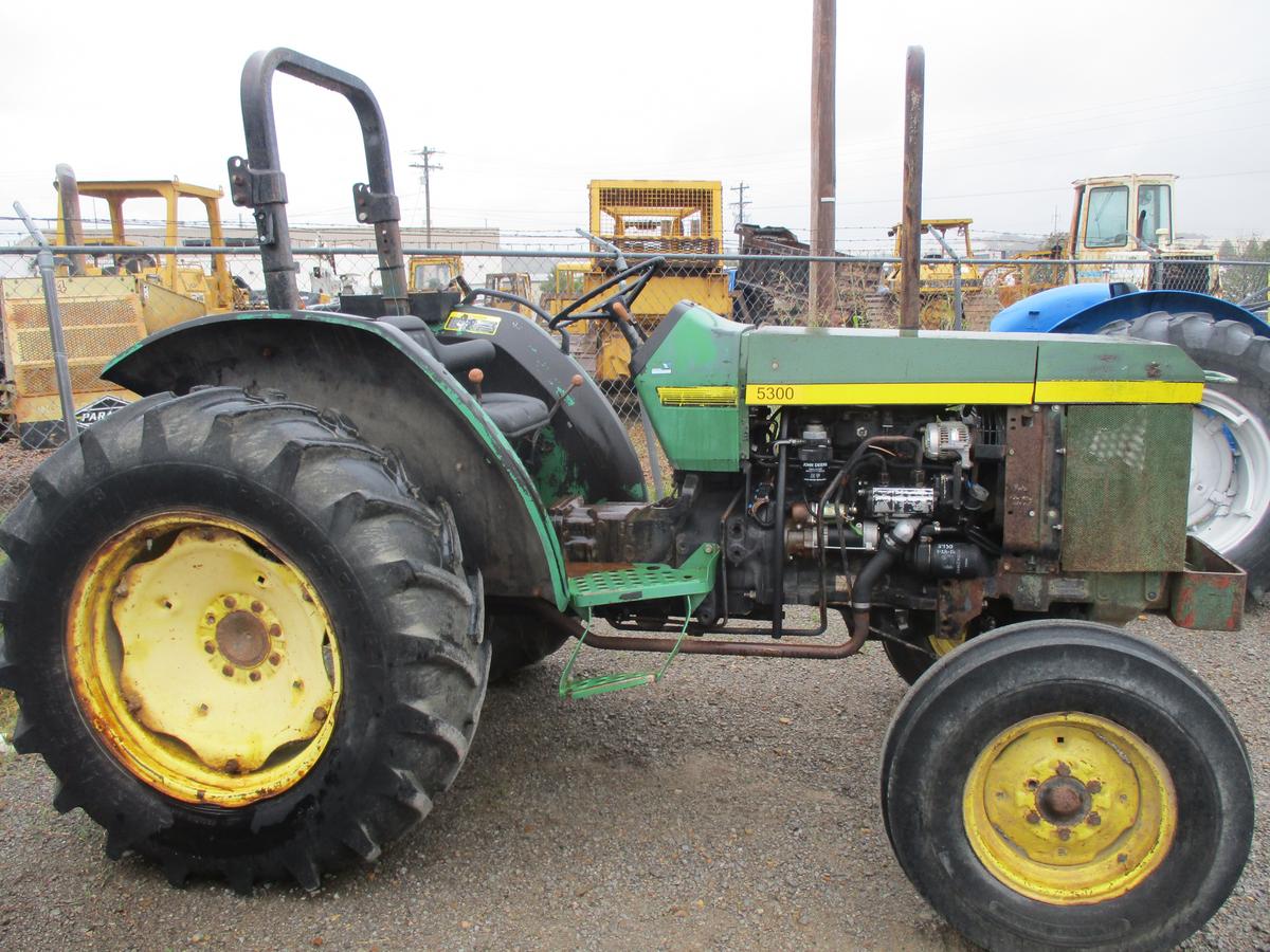 John Deere 5300 Farm Tractor