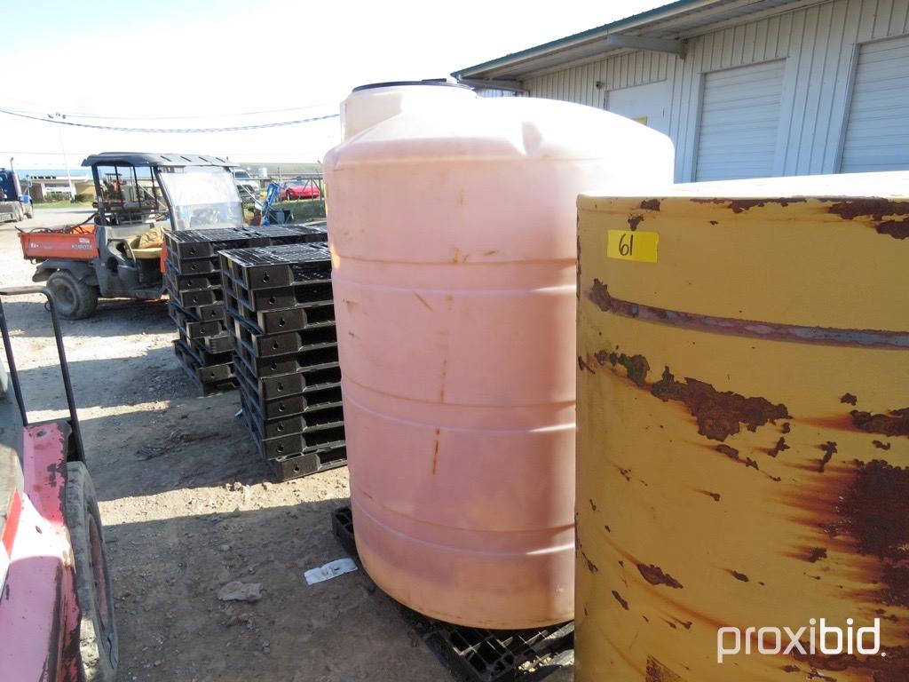 500-Gallon Plastic Water Tank