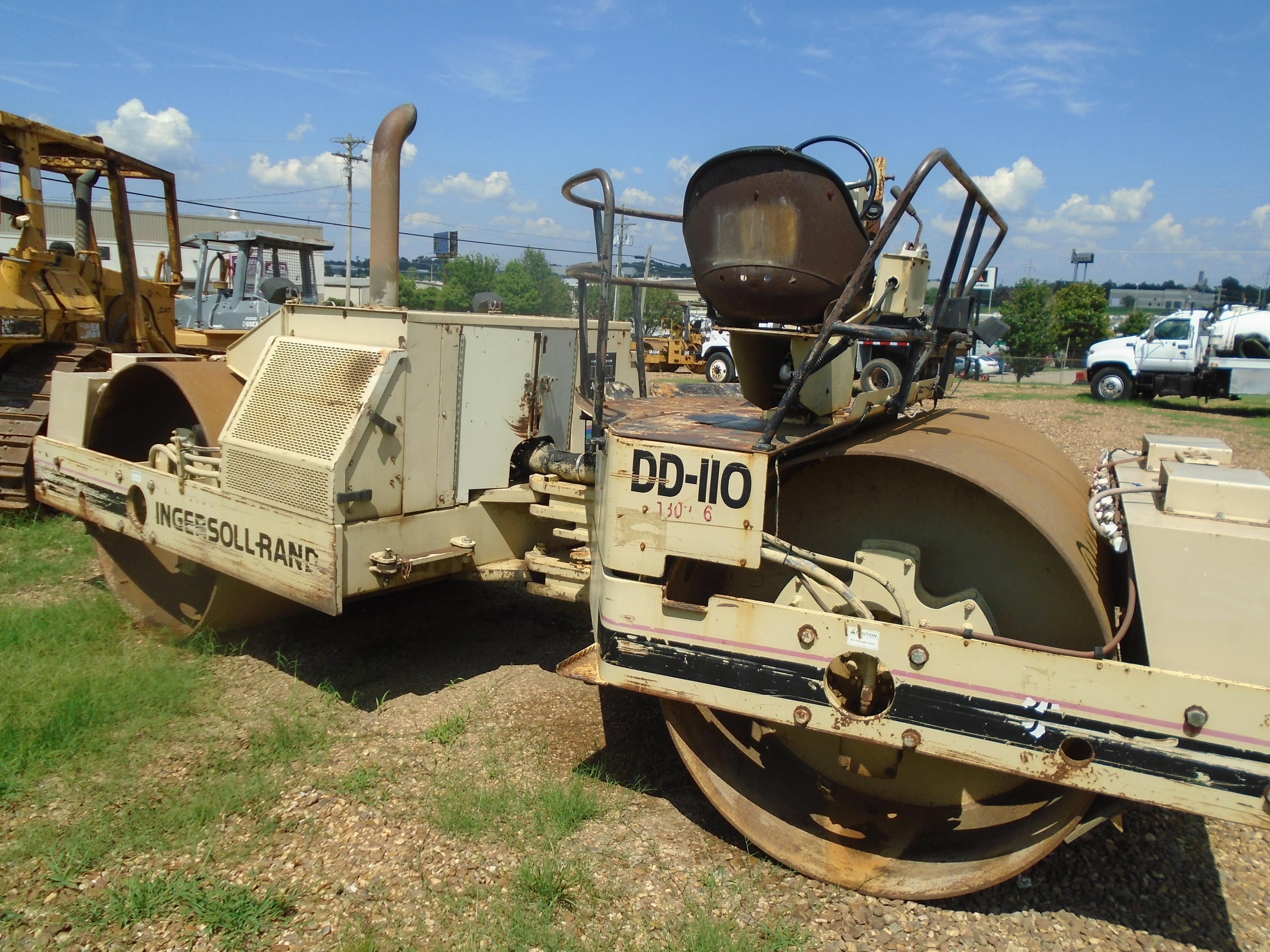 Ingersoll-Rand DD-110 Compactor