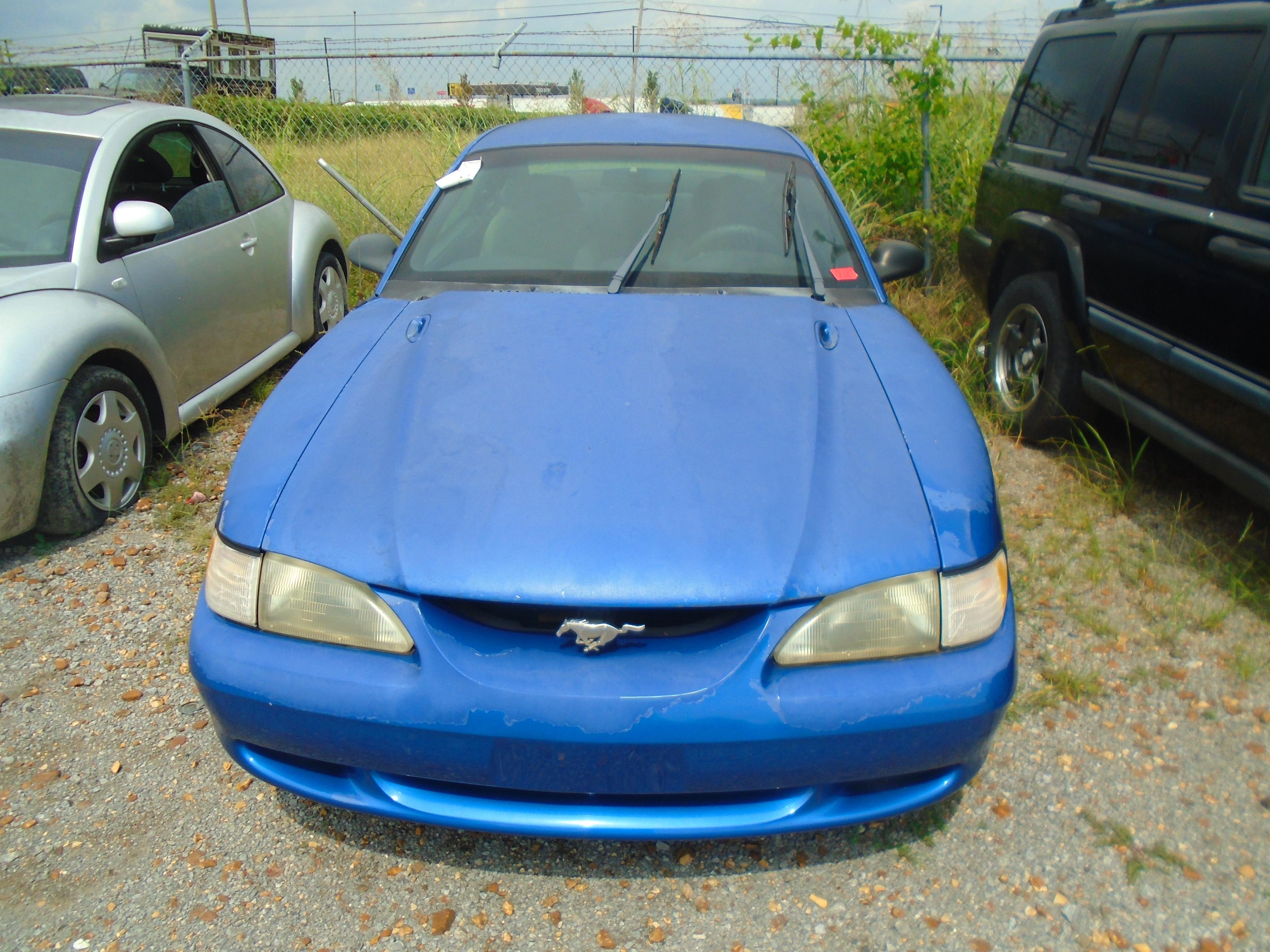 **Absolute** 1995 Ford Mustang Coupe