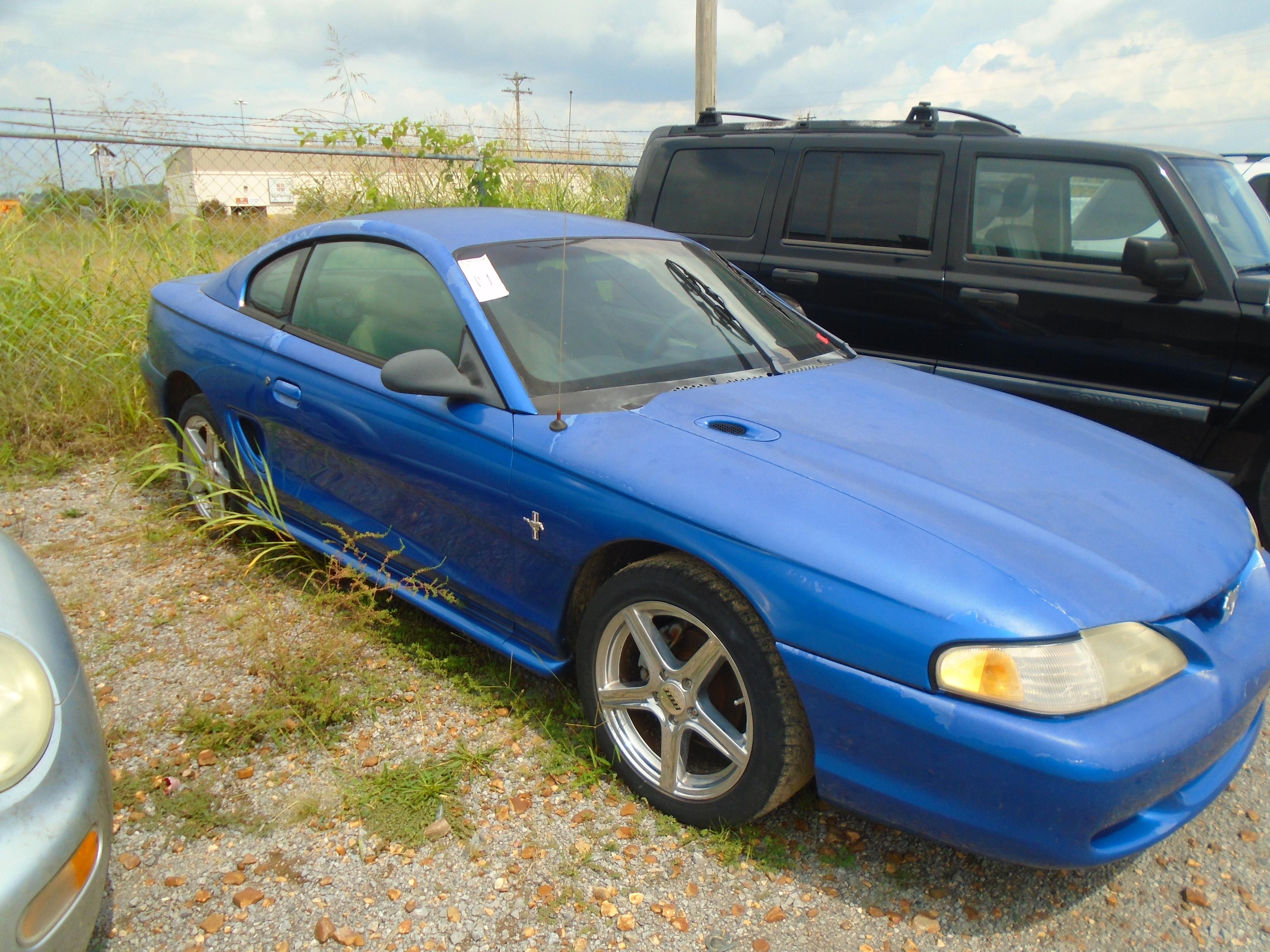 **Absolute** 1995 Ford Mustang Coupe