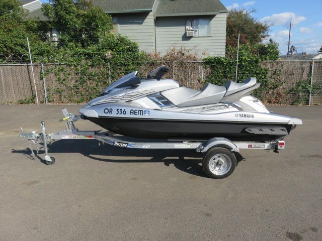 2012 YAMAHA FX CRUISER HO WAVE RUNNER