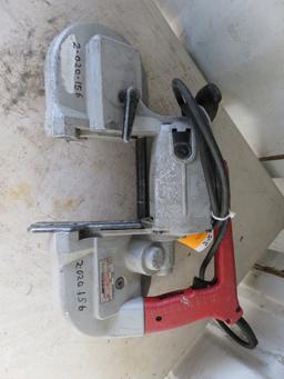 MILWAUKEE 120V PORTABLE BAND SAW