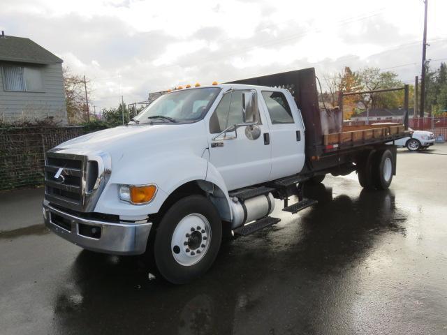 2011 FORD F750 XL SD CREW CAB 20' STAKE SIDE FLATBED *TRUE MILES UNKNOWN