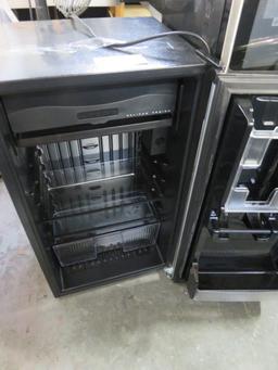 2 ITEMS SANYO MINI FRIDGESR3720M 3.7 & LG MICROWAVE 2.2 CFT ORT NON-OP