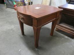 BROYHILL END TABLE W/SINGLE DRAWER MDL#K313002