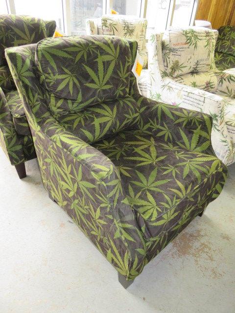 INDICA (DARK) SMOKING CHAIR (MICROFIBER)